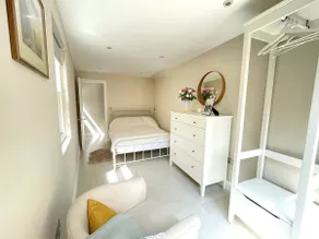 Beautifully appointed 1 Bed Apartment, Richmond - Image 2