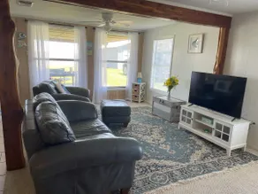 Bayfront House w/Lighted Pier - Image 4