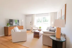 Wonderfully Comfy Athens Abode - Image 2