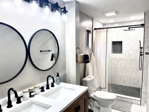 Pet Friendly Bungalow near Lake! - Image 5