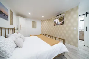 Getaway at the Oaks +Heated pool+hot tub - Image 4