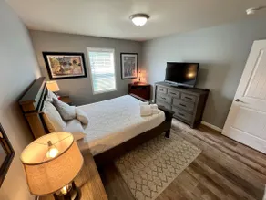 Sweet Retreat, Cozy! 3 Bdrm, 2 Bath Home - Image 4