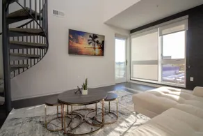 Upscale Penthouse Residence in the Heart of Irvine - Image 2