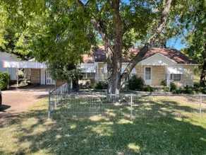 Springtown Central Home with Pecan Orchard Sleep 6 - Image 5