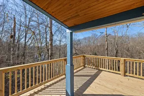 Little blue house on the lake - Image 3