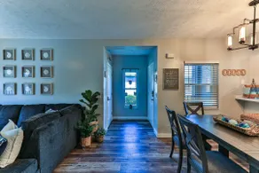 Waterfront Sleeps 6 w/private boat dock and heated pool. - Image 3
