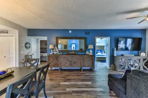 Waterfront Sleeps 6 w/private boat dock and heated pool. - Image 4