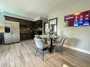 1 Bedroom King Suite, Pool, Kitchen, BBQ - Image 3