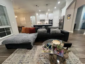 Home in Waco near Magnolia! - Image 4