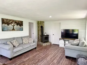 R&B Smoky Mountains Farmhouse - Image 5
