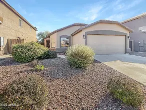 Modern 3bed 2bath plus den home with amazing pool - Image 2