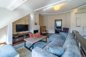 Grand Apt w/ air conditioning - Image 4