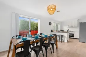 Haven in Grove- Family beach getaway! Cosy, modern - Image 2