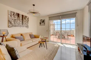 On the roof terrace with great views and air conditioning - Image 5