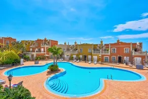 On the roof terrace with great views and air conditioning - Image 4