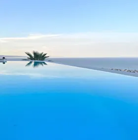 Peonia Oceanfront Guest Suite - Image 2
