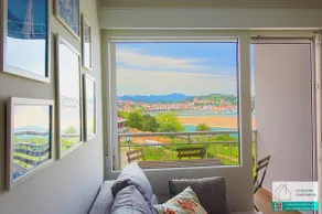 Apartment with a View of the Peaks - Image 4