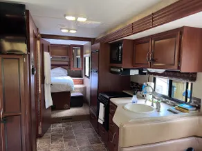 Quiet Peaceful Backyard Class A RV Near Airport - Image 2
