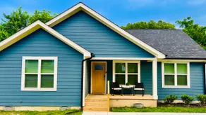 ”Blue Belle”-A Magestic Modern Retreat w/ King Bed - Image 2