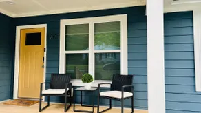 ”Blue Belle”-A Magestic Modern Retreat w/ King Bed - Image 3