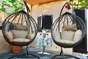 House with Garden and View: Tranquility in the Center - Image 5