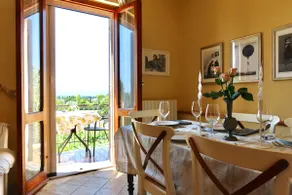 House with Garden and View: Tranquility in the Center - Image 4