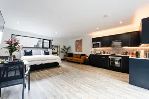 Luxury studio with HOT TUB and Stunning Gardens - Image 5