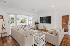 Summer Cottage - Image 2
