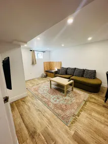 Newly renovated, laundry, separate entrance - Image 4