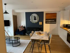 Stunning apartment by The Leas, West End - Image 2