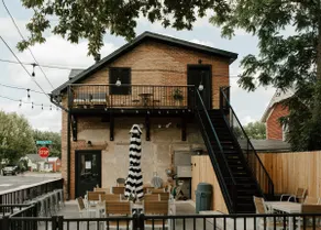 Riverside Getaway | Apt above Getaway Motor Café - Image 4