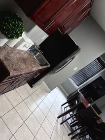 NICE 2 Br| 1 Bath | Nice Area | Close to EWR & NYC - Image 5