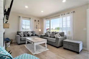 Sleeps 13, 2 Living Rooms, 1.5 Miles to Lake MI! - Image 5