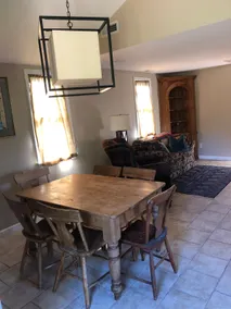 Cozy, secluded 2 bedroom cottage centrally located - Image 3