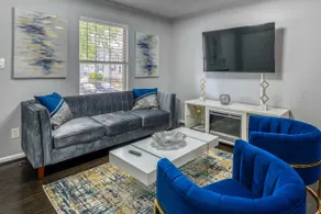 *LUX 4BR 2.5BA* w/ Double Master - Image 2