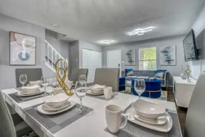 *LUX 4BR 2.5BA* w/ Double Master - Image 4