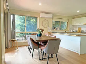 Great location Ringwood Private Brick Unit 2BRM - Image 3