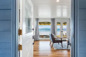 Spacious, Beachfront North Camano Rambler - Image 4