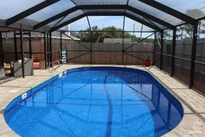 Poolside Retreat! Private pool & hot tub! Only 5 min to Beach! - Image 5