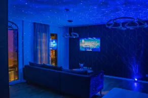 Luxury apartment Hing in the city center - Image 2