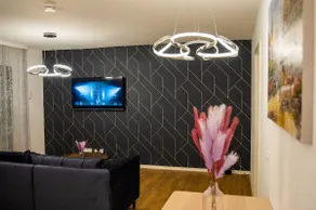 Luxury apartment Hing in the city center - Image 3