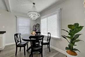 Renovated Home in Central Point w/EV charger - Image 5