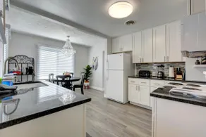 Renovated Home in Central Point w/EV charger - Image 2