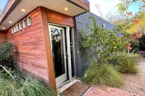Luxury Guest Suite in Resort Setting with Pool - Image 5