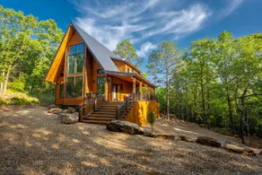 Relaxing Waterfall Retreat/Hot Tub/Family Cabin - Image 4