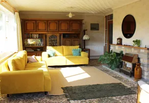 Spacious 4 BR - 70s Bungalow - Beccles - Image 3