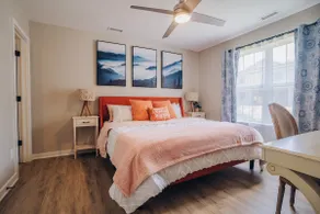 4BR Haven: Private Yard, Mins to CLT & Uptown - Image 2