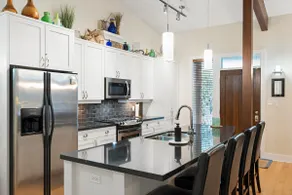 Seasons-in-the-Sun Guest House - Image 4