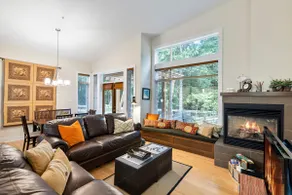 Seasons-in-the-Sun Guest House - Image 2
