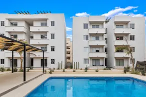 Convenient 1BR – Pool + Walk to the Beach! - Image 2